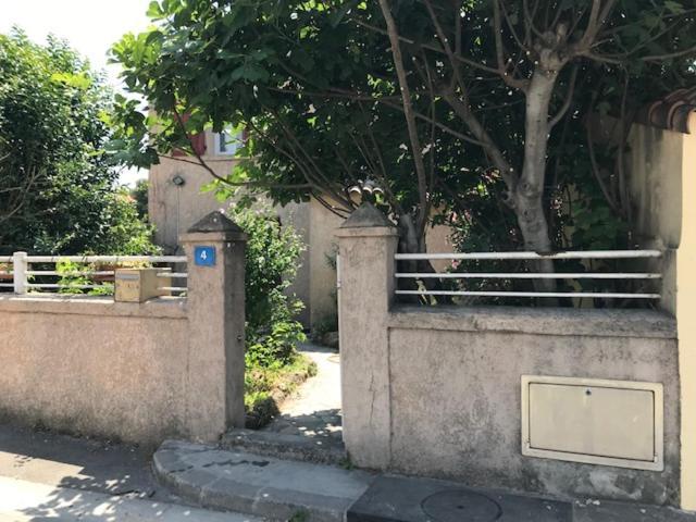 Chambre Climatisee Avec Sdb Privee Dans Une Villa Avec Piscine Ouverte D'Avril A Mi Octobre Marselha Exterior foto